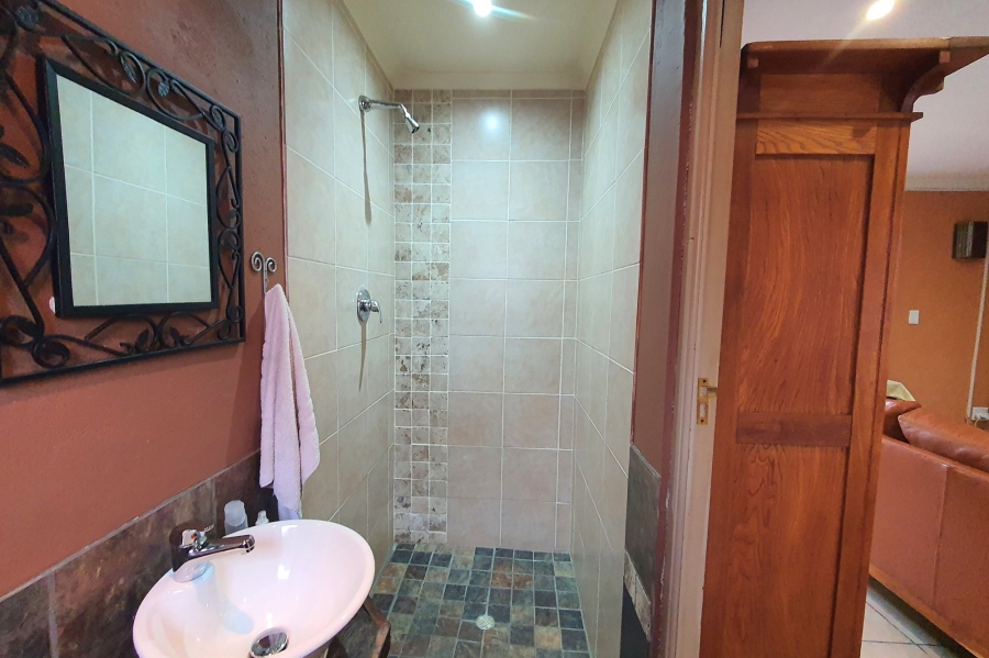 2 Bedroom Property for Sale in Ruwari Western Cape